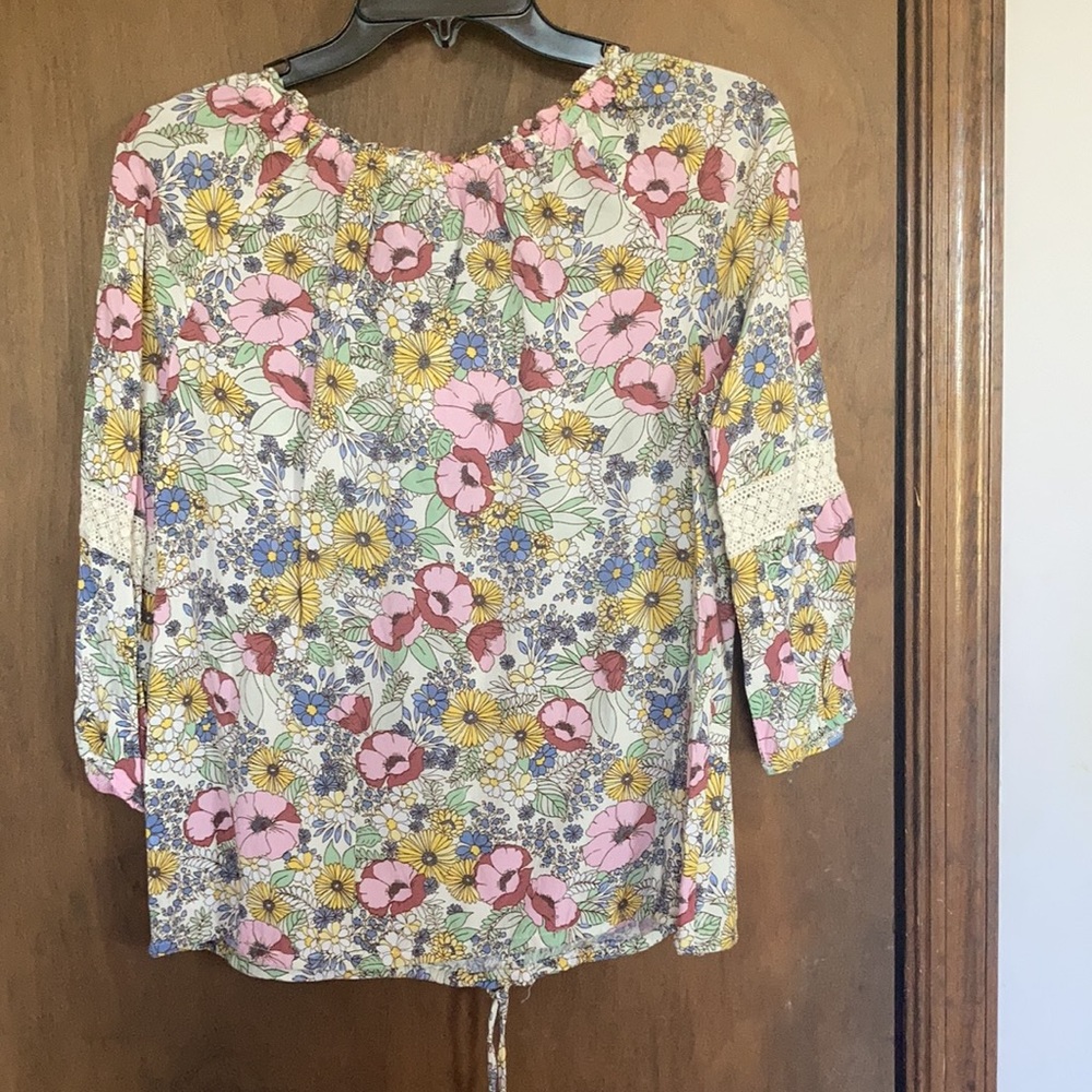 AGB floral print lightweight boho top with crochet detail size S - Picture 11 of 17
